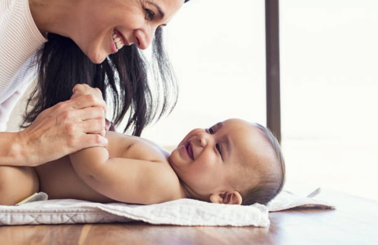 5 jeux pour éveiller la curiosité de votre bébé