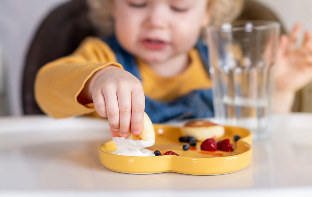 L'autonomie de l'enfant en alimentation